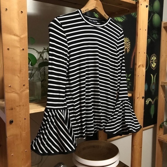 Style Mafia Black White Stripe Poppy Bell Sleeve Shirt Medium - Picture 3 of 12